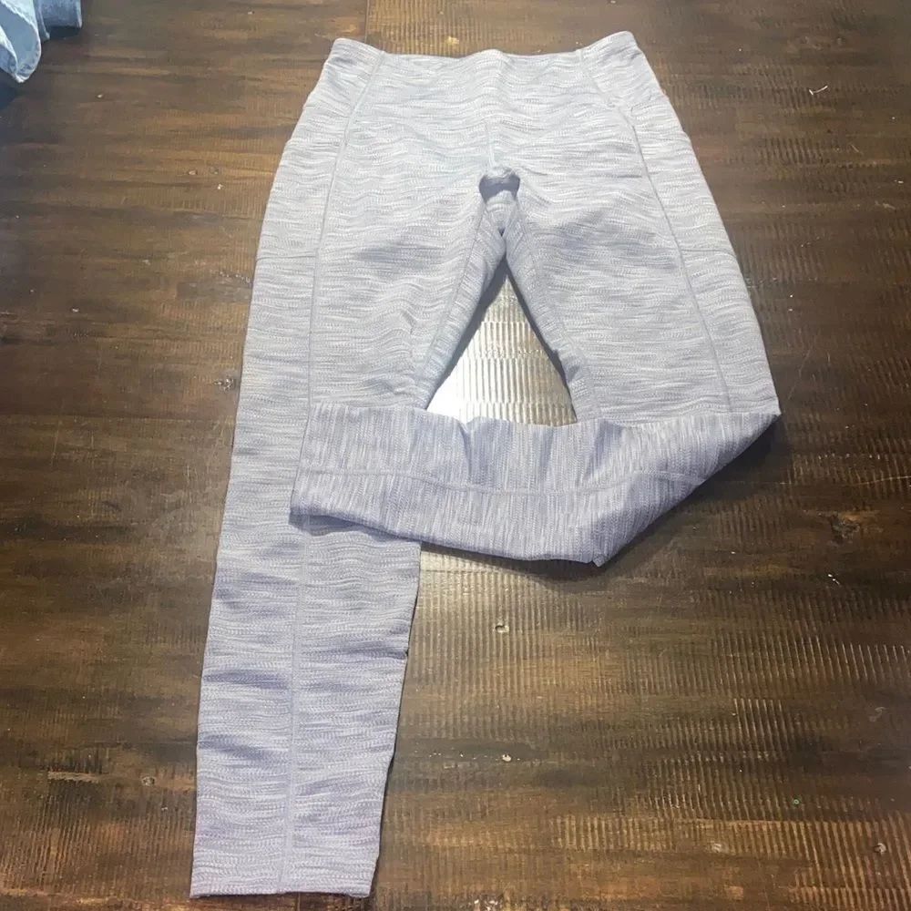 Mondetta luxury Gray and white Leggings with pockets XS